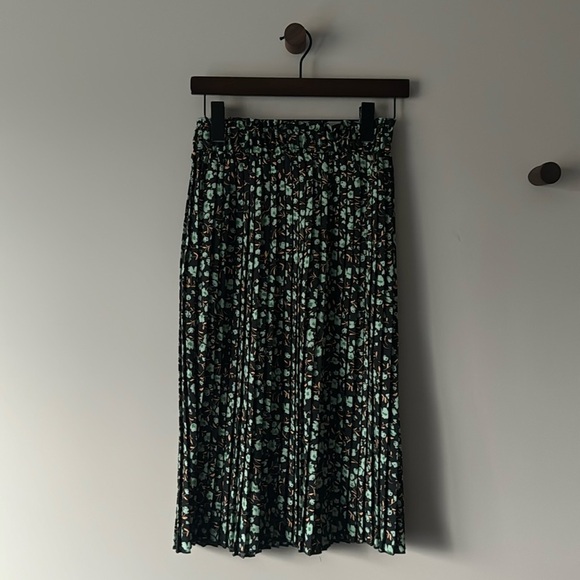 HAPSHO FLORAL MIDI SKIRT SIZE MEDIUM BLACK WITH GREEN AND TAUPE PRINT - Picture 1 of 4